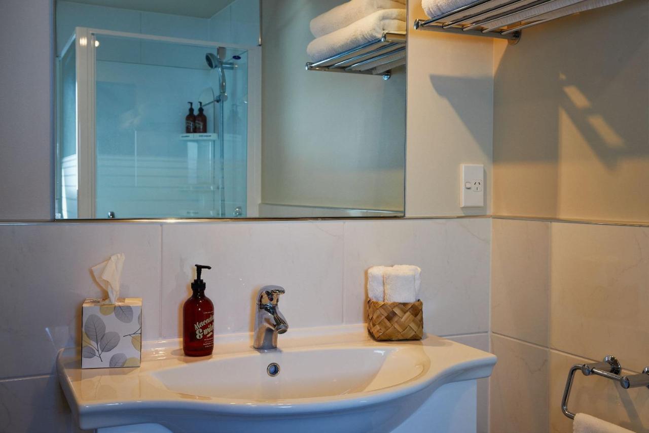Kaikoura Luxury Apartments - Formerly Waves Luxury Apartments ภายนอก รูปภาพ